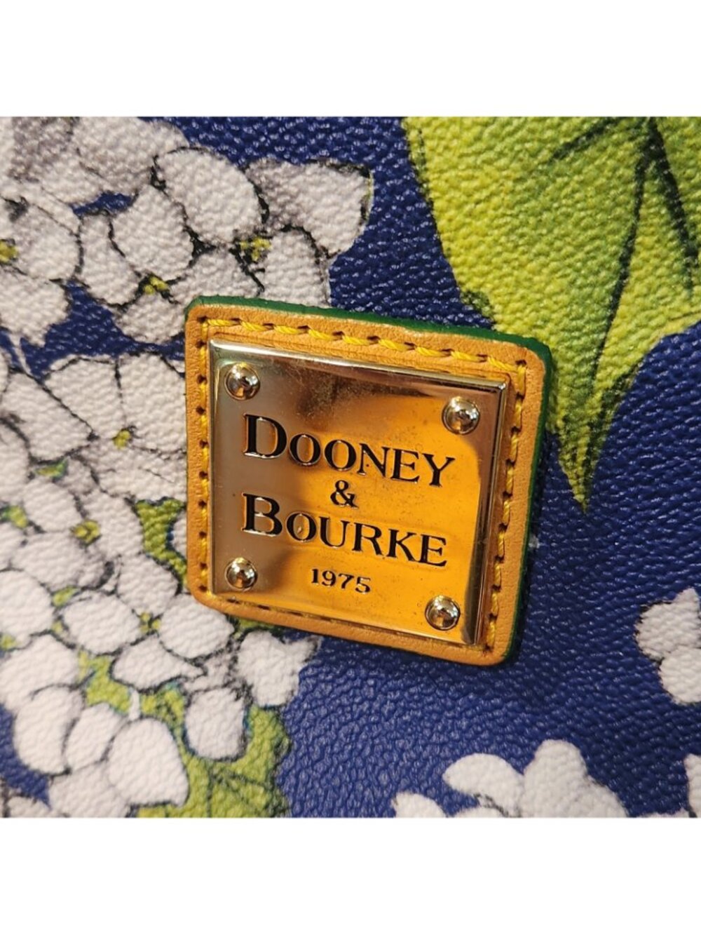 Dooney & Bourke Hydrangea Tote Hand Bag Large Zip Closure Blue and White Shopper - Picture 3 of 10